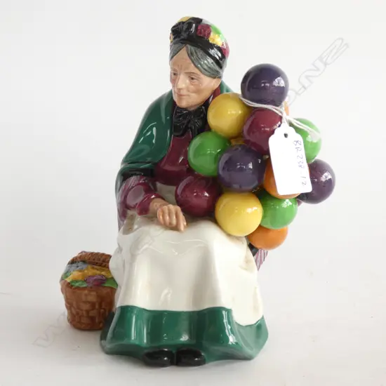 ROYAL DOULTON FIGURE ‘THE OLD BALLOON SELLER’