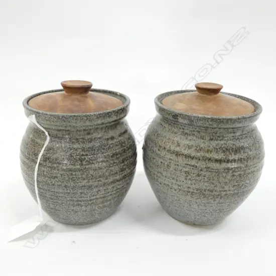 2 JOHN PARRY STONEWARE POTS 13 x 11 cm