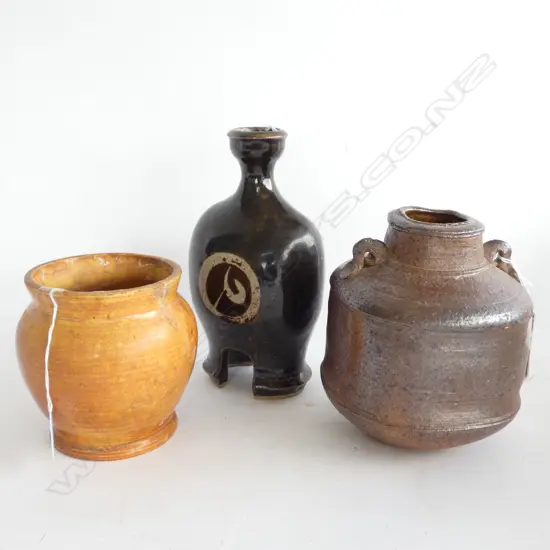 3 NZ POTTERY PCS; BRYCE STEVENS / TRADITIONAL NZ & ML SIGNED H. 245MM
