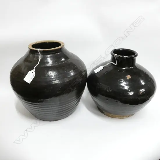 2 LG POTTERY VASES - LARGEST H.280  DIA 270MM