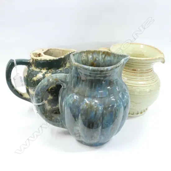 OLD CERAMIC ELECTRIC JUG (NO LIDS) + LG POTTERY TRICKLE GLAZE JUG H. 220MM + 1 OTHER