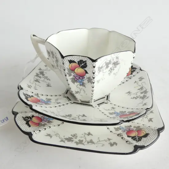 SHELLEY QUEEN ANNE TRIO - PEACHES & GRAPES