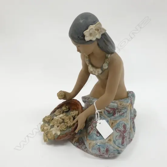 LLADRO TERRACOTTA TAHITIAN GIRL, H.260mm