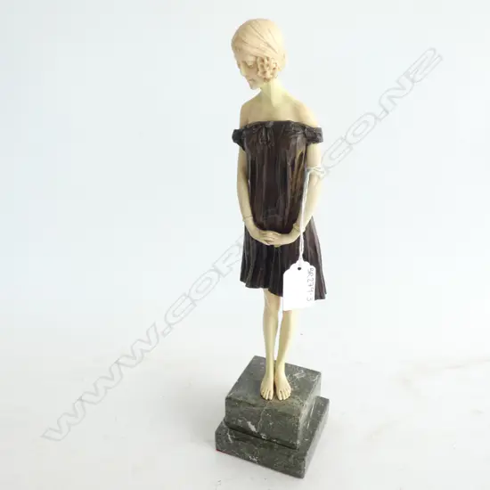 REPRODUCTION DEMETRE HARALAMB CHIPARUS ' INNOCENCE' ART DECO LADY - RESIN - H. 330MM