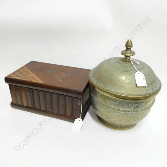 WOODEN INLAID BOX WITH BLUEBIRDS 230 X 140MM & LIDDED GREEN BRASS URN H. 260MM