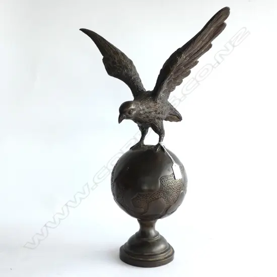 AMERICAN BRONZE EAGLE ON GLOBE H.560mm