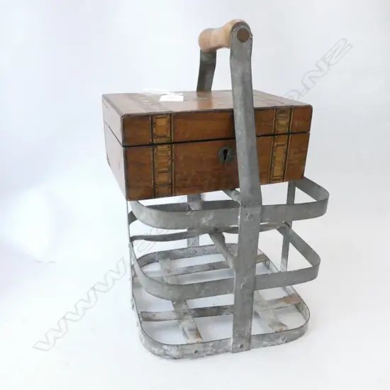 OLD METAL 4 BOTTLE MILK CRATE + SM WOODEN BOX (125 X 195MM)