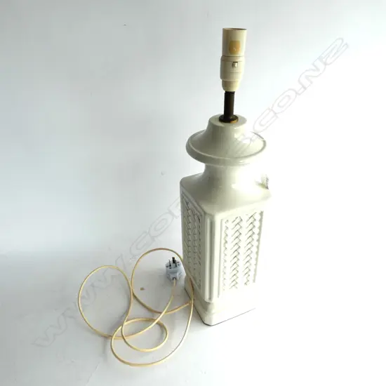 CERAMIC LAMP BASE H 560 MM