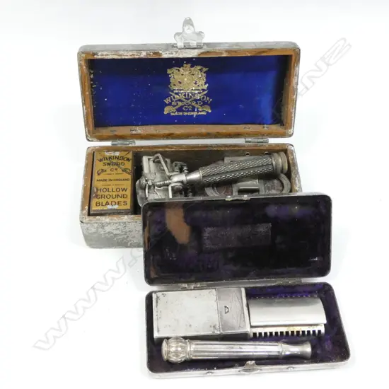 2 VINTAGE GILETTE RAZORS, CASED
