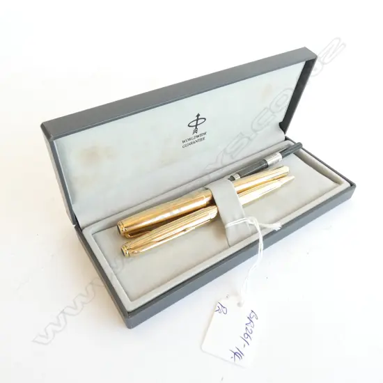 PARKER 'SONNET' PR BOXED GILT PENS FOUNTAIN & BALL