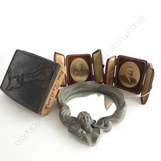 NZ MAP INK ROLLER L.185mm+ PR CASED VICT. PORTRAITS & A MIRROR 