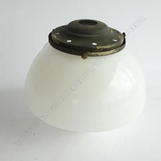 ART DECO WHITE GLASS CEILING LIGHT FITTING W GALLERY