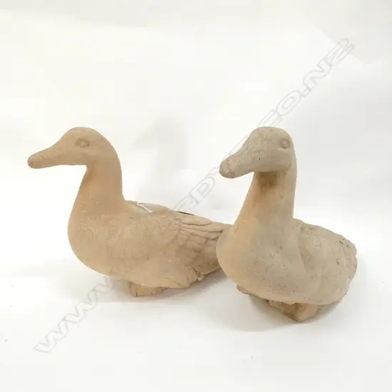 PR LG CONCRETE GARDEN DUCKS L 400MM