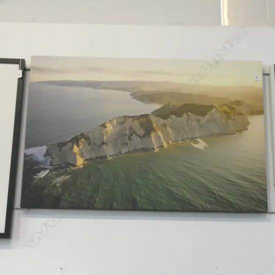 PRINT ON CANVAS - OCEAN SCENE 1000 X 650MM + WOODEN FRAME (735 X 1050MM)