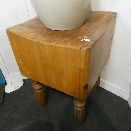 VINTAGE PINE BUTCHERS BLOCK - OAK LEGS - SOME WEAR & TEAR  DIA 550 H. 860MM
