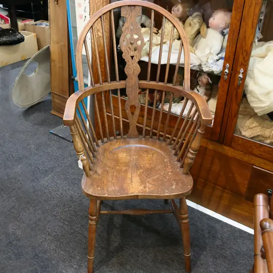 WINDSOR CHAIR