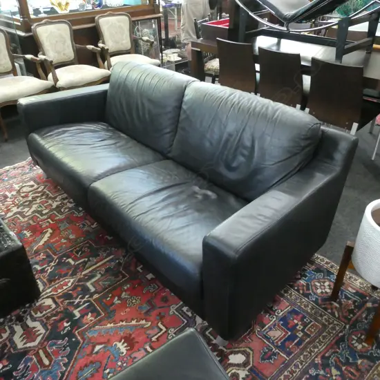 NATUZZI LEATHER SOFA...