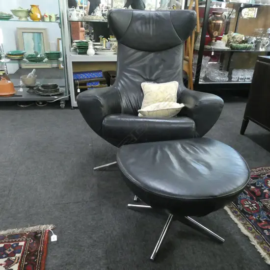HJELLEGJERDE NORWEIGIAN MODERNIST LEATHER CHAIR & OTTOMAN