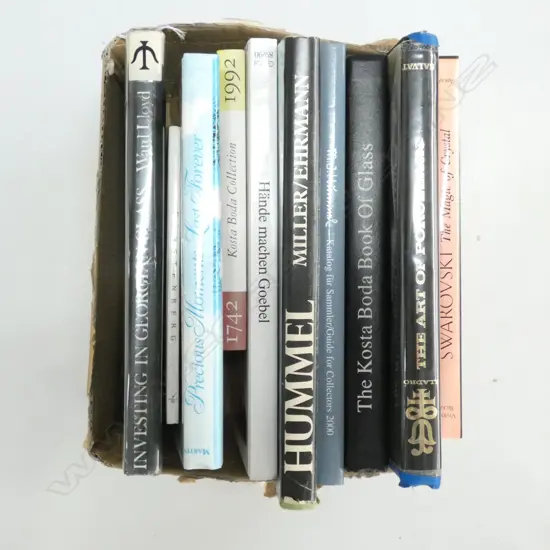 LOT ASST REFERENCE BOOKS HUMMEL/KOSTA BODA ETC