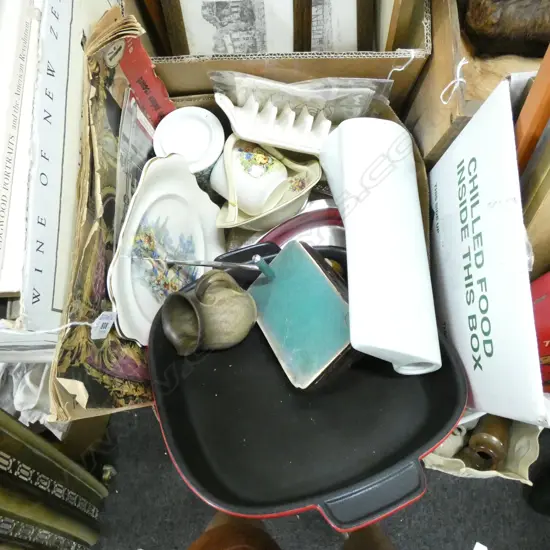 LOT ASST ROYAL EPHEMERA/EP/ LANCASTER/TOAST RACK VASES ETC