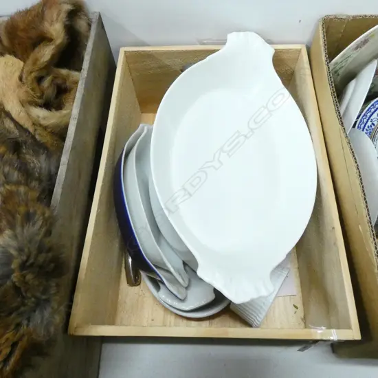 WOODEN BOX WHITE OVAL SERVING DISHES 