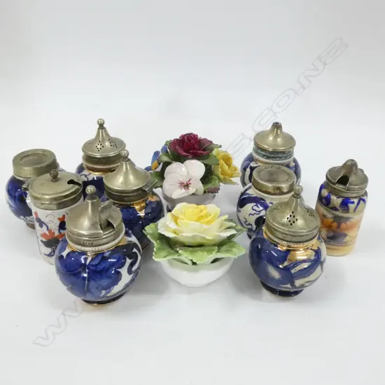 SM BOX EP RIMMED CONDIMENT SETS & 2 PORCELAIN FLOWERS