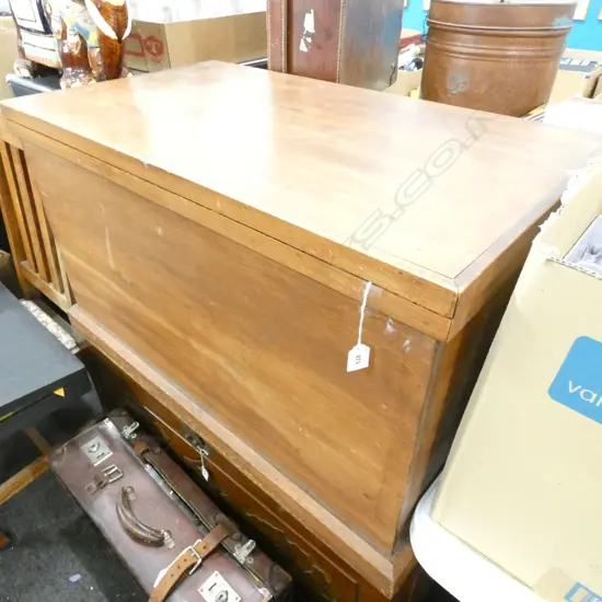 LG WOODEN STORAGE CHEST 940 X 540MM 