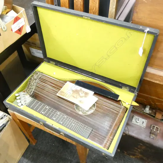 CASED GERMAN ZITHER MAX AMBERGER 
