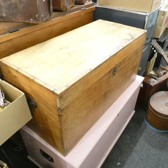 RUSTIC WOODEN STORAGE BOX 940 X 340MM - HINGED LID NEEDS REPAIR - SOME MARKS ON LID