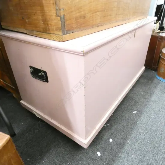 LG PINK PAINTED WOODEN STORAGE CHEST - 1020 X 530 X 540MM