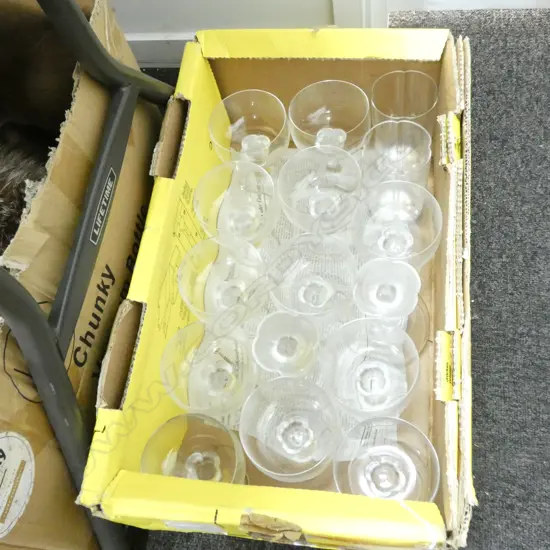 BOX LOT ASST GLASSES INCL CHAMPAGNE