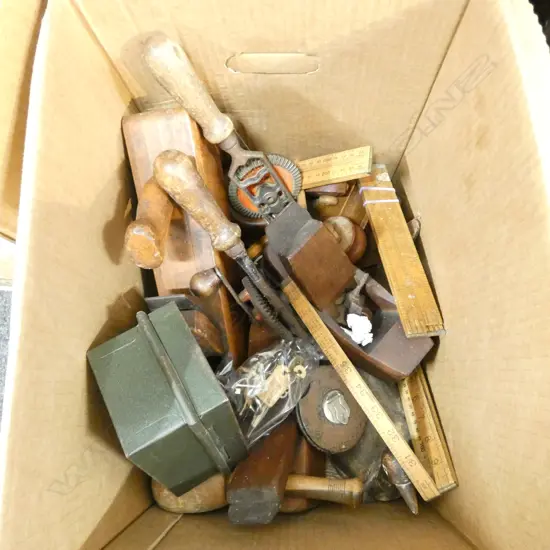GOOD BOX LOT OLD TOOLS - PLANES RULERS / TAPE MEASURES / HAND DRILL ETC...