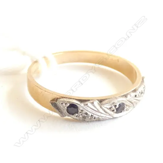 LADIES 9CT GOLD & SAPPHIRE RING