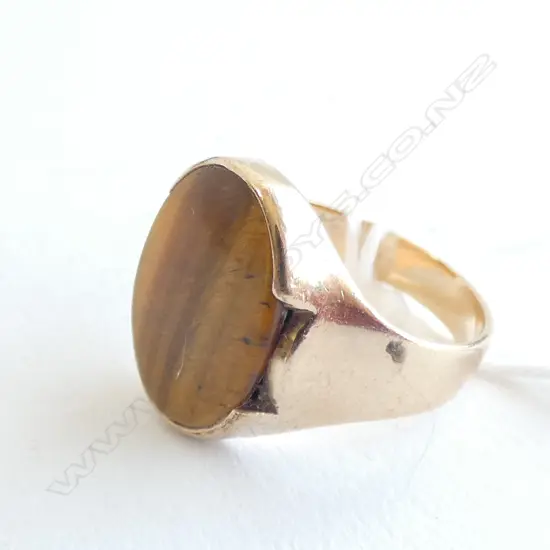 9CT GOLD AND TIGERS EYE RING