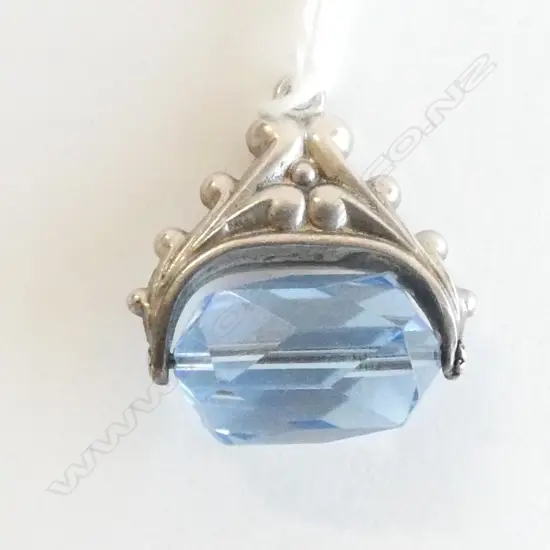 SILVER & BLUE STONE SPINNER FOB
