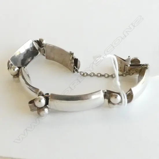 STYLISH SILVER VINTAGE BRACELET