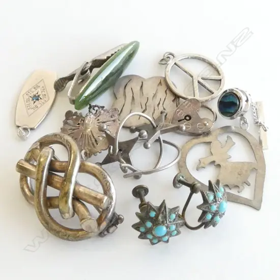 (+15.31)ASST VINTAGE JEWELLERY SOME SILVER GREENSTONE ETC