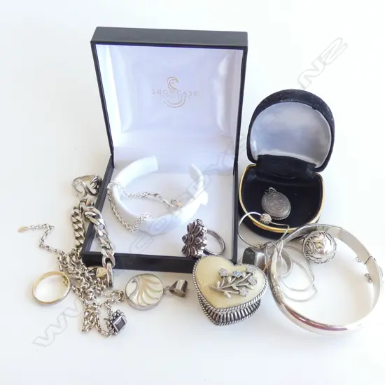 LG LOT OF STG SILVER & PLATE JEWELLERY INCL. RINGS (SOME A/F) BRACELETS / PENDANTS / LOCKET ETC. 