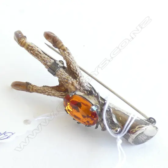 (19309) VINTAGE SCOTTISH GROUSE CLAW BROOCH