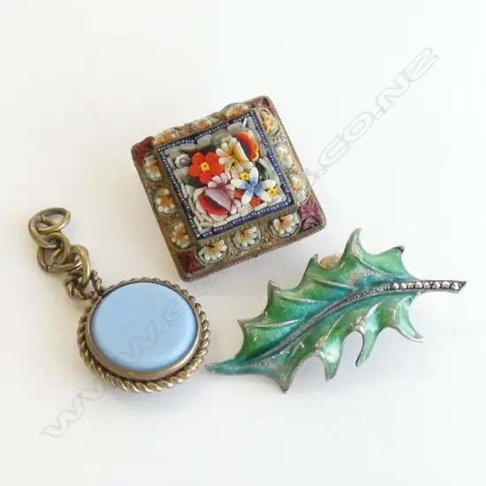 MOSAIC BROOCH. STG ENAMEL BROOCH. FOB SWIVEL