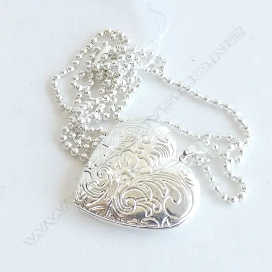 MODERN SILVER PLATE CHASED LOCKET ON CHAIN