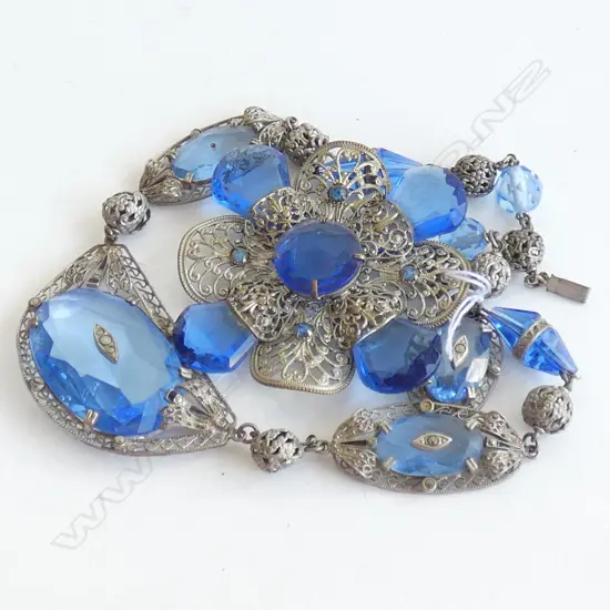 VINTAGE COSTUME JEWELLERY NECKLACE & BOOCH