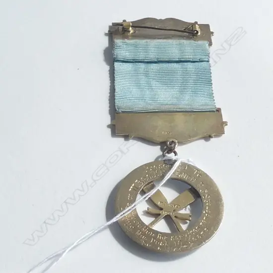 (18408) M&K SILVER GILT MASONIC JEWEL 'HAURAKI PLAINS'