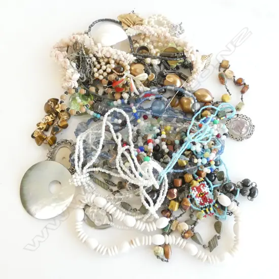 ASST. COSTUME JEWELLERY; MAJORICA FAUX PEARLS NECKLACE ETC