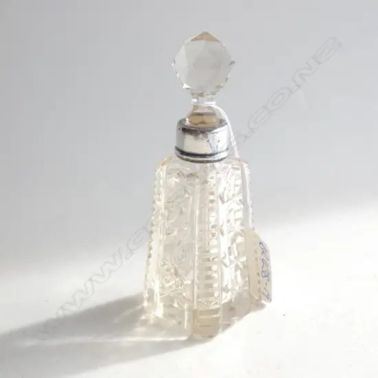 EDWARDIAN SILVER TOPPED CUT CRYSTAL SCENT BOTTLE
