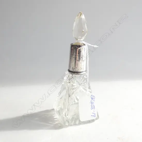 EDWARDIAN SILVER TOPPED CUT CRYSTAL SCENT BOTTLE