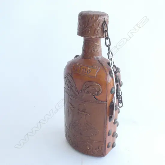 OLD TOOLED LEATHER WINE DECANTER H. 275MM 