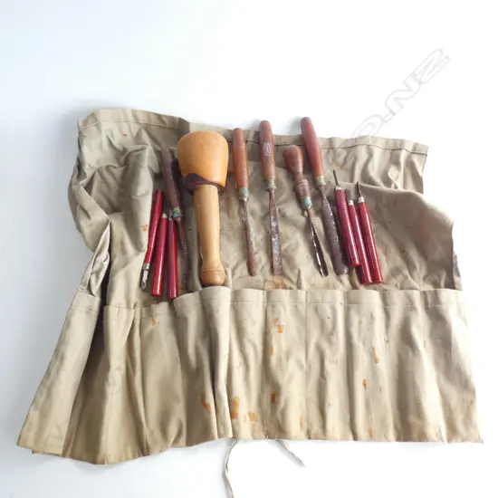 SET MARPLES WOOD CARVING CHISELS & MALLET IN OLD CANVAS ROLL