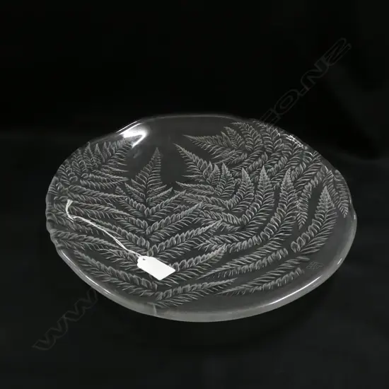 NZ FERN GLASS STUDIO CENTER PLATE 