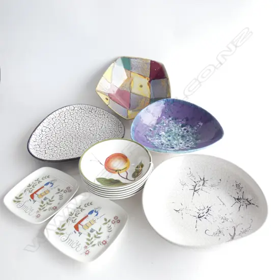 4 LARGE CERAMIC DISHES, 6 BOWLS, PR DISHES